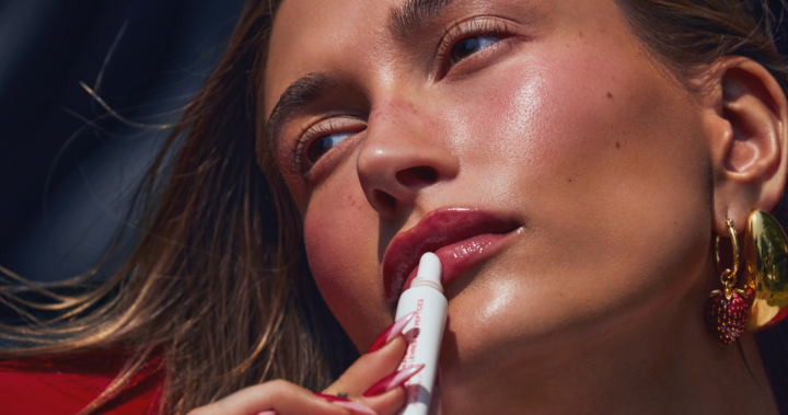 Rhode%20Peptide%20%20Lip%20Tint%20Strawberry%20Glaze%2010Ml%20-%20Image%202