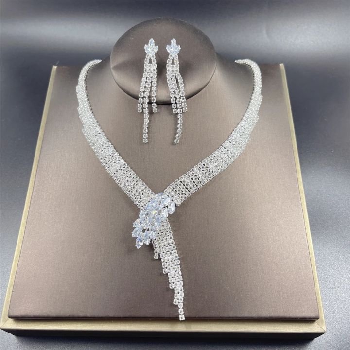 Silver%20Color%20Rhinestone%20Crystal%20Bridal%20Jewelry%20Set%20Earrings%20Necklace%20Wedding%20Geometric%20Elegant%20Romantic%20Bridesmaid%20Jewelry%20Sets%20-%20Image%204