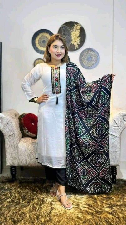 Readymade%20Cotton%20Boutique%20Three%20Piece%20-%20Image%202