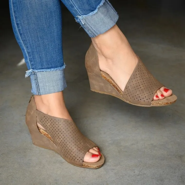 Foreign%20trade%20plus-size%20sandals%202020%20spring%20new%20European%20and%20American%20Amazon%20premium%20breathable%20fish%20mouth%20wedge%20heel%20high%20heel%20women's%20shoes%20-%20Image%204