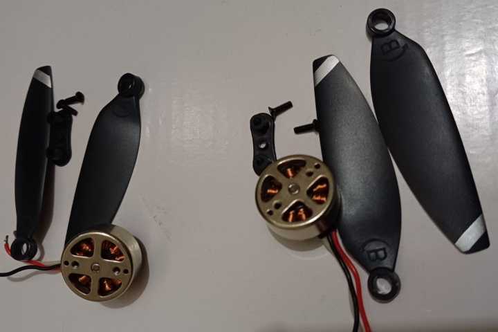 1503%202500KV%20High%20Speed%20A/B%20Propeller%20For%20Racing%20Drone%20RC%20Airplane%20Motor%20FPV%20Quadcopter%20Drone%20UAV%20Aircraft%20Engine%201%20Pair%202Pcs%20-%20Image%204
