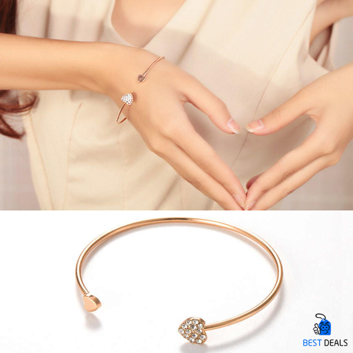 HB-01G%20Golden%20Heart%20Bracelet%20for%20Women%20-%20Image%205