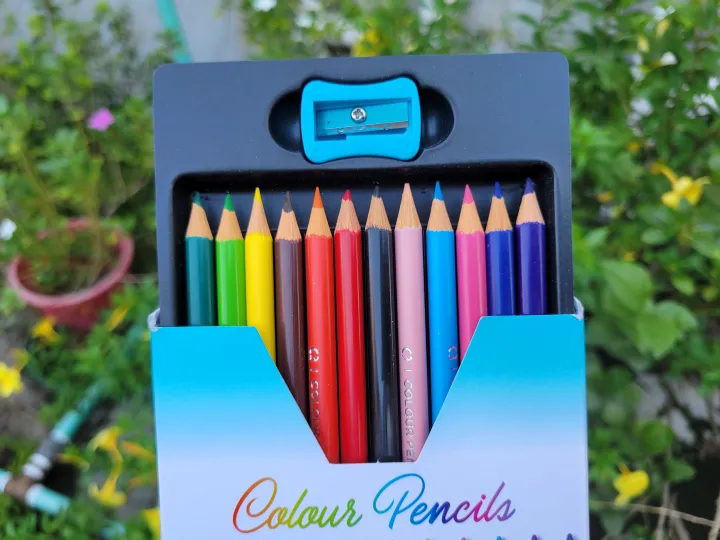 12%20pieces%2012%20Shades%20Color%20pencils,%20Sharpener%20included.%20-%20Image%205