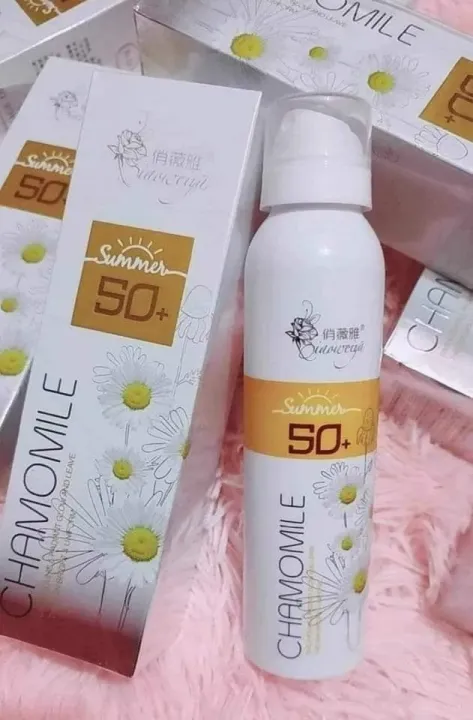 CHAMOMILE%20Whitening%20Spray%20Sunscreen%20with%20SPF%2050++-200ml%20-%20Image%203