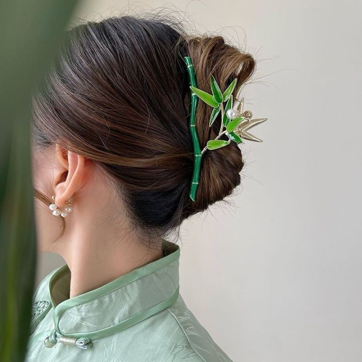 Korean%20Design%20Premium%20Green%20Bamboo%20Claw%20Clips%20-%20Image%202