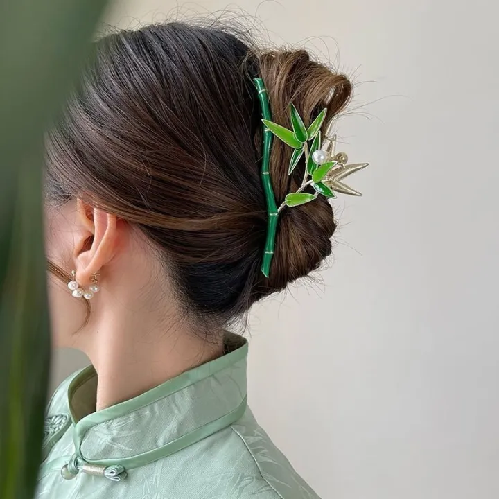 Korean%20Design%20Premium%20Green%20Bamboo%20Claw%20Clips%20-%20Image%202