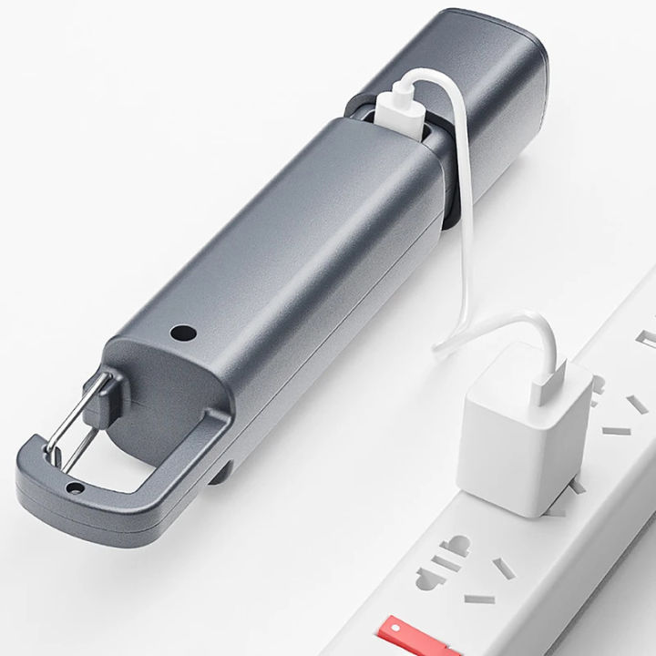 LED%20torch%20light%20300%20lumens%20built-in%20800mAh%20rechargeable%20battery%20portable%20flashlight%20waterproof%20adjustable%20zoom%20work%20light%20-%20Image%205