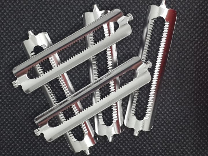 Stainless%20steel%20paring%20blade%20double-sided%20serrated%20planing%20blade%20-%20Image%206