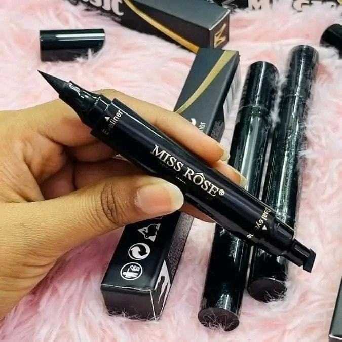 Stamp%20eyeliner%20-%20Image%203