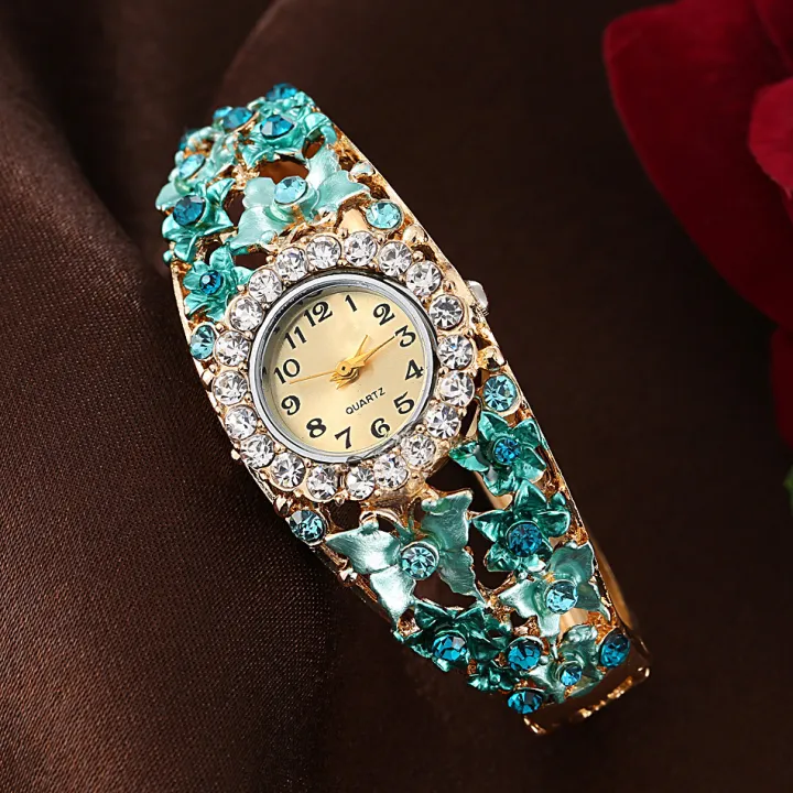 Fopul%20Mall%20Casual%20and%20stylish%20Women's%20Flower%20Bracelet%20Watch%20with%20Diamond-encrusted%20Design%20and%20Stainless%20Steel%20Strap%20-%20Image%208