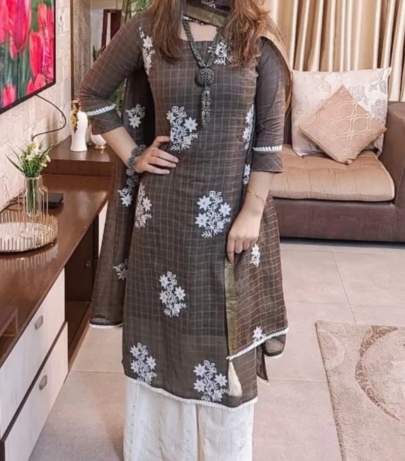 Unstitched%20Cotton%20Skin%20Print%20Salwar%20Kameez%20New%20Design%20Three%20Piece%20For%20Women%20-%20Image%202