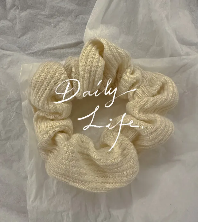 Fashionable%20Fabric%20Hair%20Band%20for%20Females%20Women%20Girl's%20Ladies%20-%20Trendy%20Accessory%20for%20Hair%20Styling%20-%20Image%202