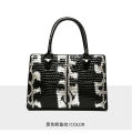 Women's large-capacity contrasting snake print premium sense commuter bag Business commuter PU shoulder crossbody tote bag.