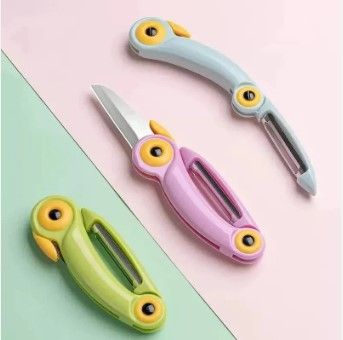 Innovative%20Bird%20Shape%20Folding%20kitchen%20Knife%20+%20Peeler%20Combo%20%E2%80%93%20Safe,%20Durable%20&%20Stylish%20Tool%20for%20Kitchen%C2%A0and%C2%A0Outdoor%C2%A0Use%20-%20Image%205