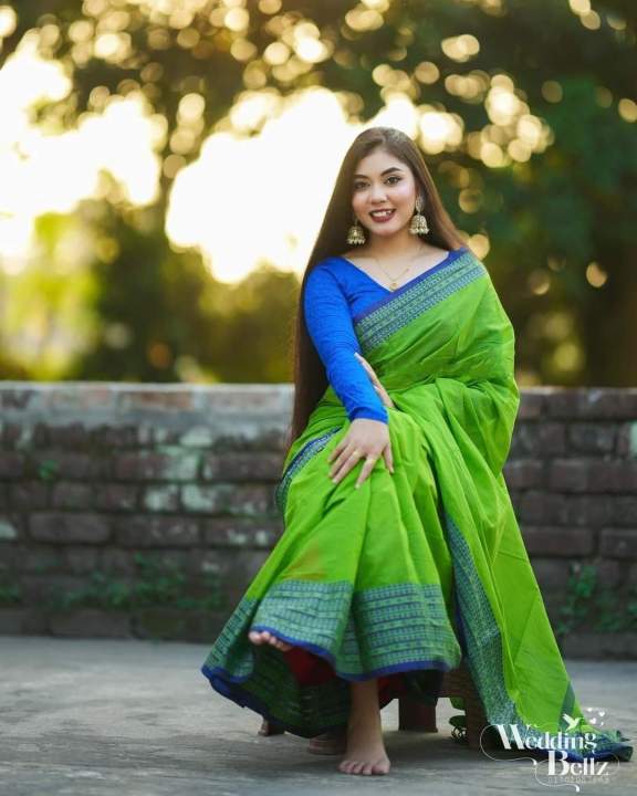 Pure%20Cotton%20Saree%20For%20Women%20-%20Light%20Green%20with%20blue%20Par%20-%2012%20hat%20saree%20-%20Perfect%20For%20All%20Seasons%20and%20Occasions%20-%20Image%204
