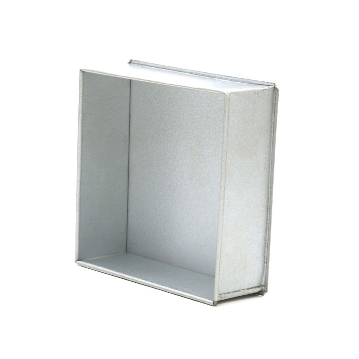 9%20Inch%20Aluminized%20Steel%20Square%20Cake%20Tray%20-%20Image%203