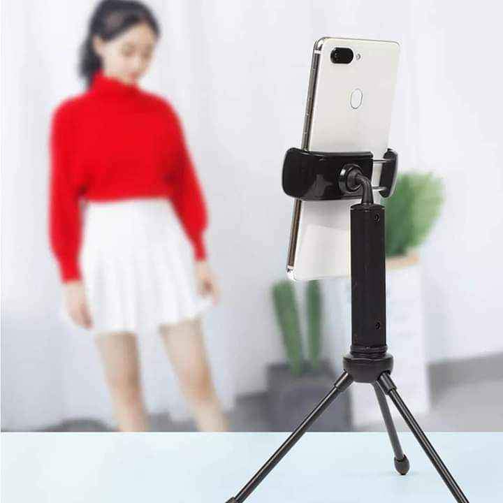 Mobile%20Tripod%20Mobile%20Camera%20Tripod%20Metal%20Made%20Portable%20Flexible%20and%20Firm%20Use%20for%20Online%20Classes,%20Watch%20Movies%20Shooting%20Videoes%20Vlogging%20,%20for%20Youtubers%20for%20All%20Smartphones%20Upto%206.0"%20Tripod.%20-%20Image%204