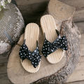 Soft sole non-slip wear sweet girl sandals 2024 new summer bow flat fashion and versatile beach shoes. 