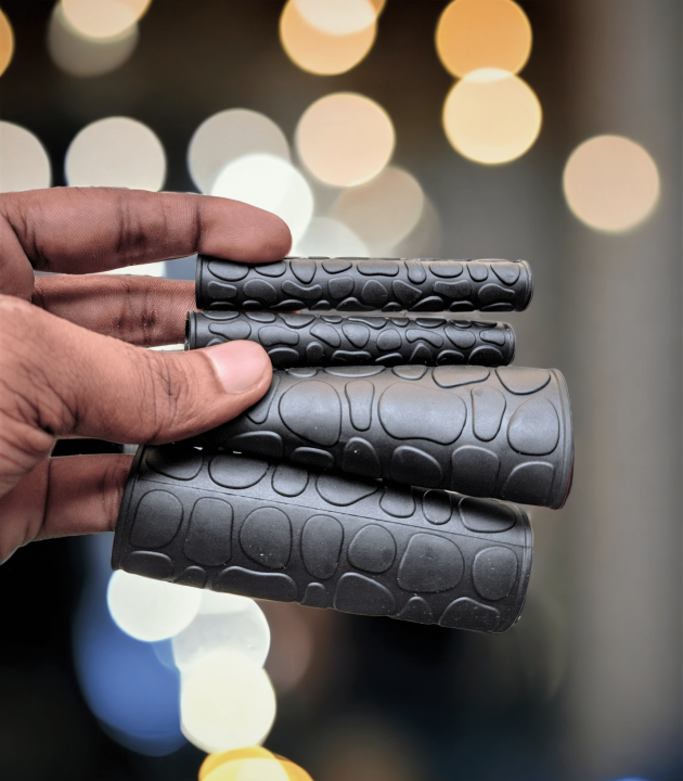 Motorcycle%20Universal%20Grips%20and%20Levers%20Rubber%20Foam%20For%20All%20Bike%20-%20Image%202
