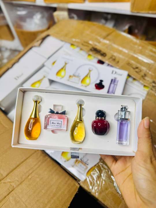 Di-or%20Mini%20Cute%20Jar%20Pocket%20parfume%20five%20piece%20set%20For%20All%20(5ML*5=25ML)%20-%20Image%203