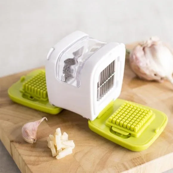 Garlic%20Cube%20Easy%20Garlic%20Press%20Chopper%20-%20Image%204