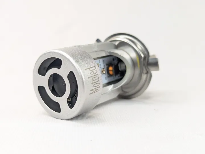 Motoled%20H4%20White%20&%20Yellow%20LED%20Headlight%20For%20Any%20Bike%20-%20Image%206