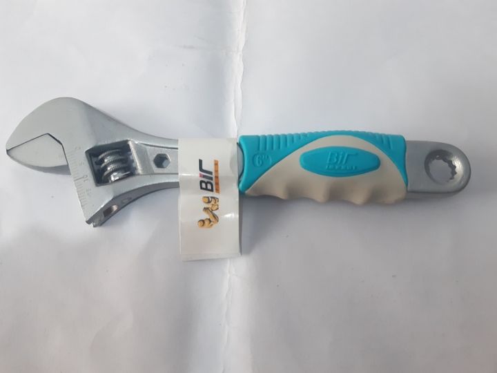 Adjustable%20Wrench%206inch%20(150mm)with%20Rubber%20Grip%20Handle%20-%20Image%202