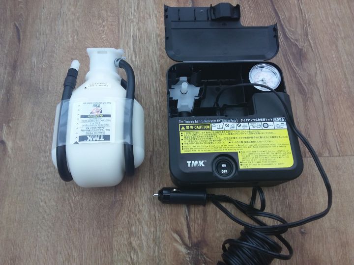 Car%20Battery%20Operated%20Air%20Compressor%20(Tyre%20Temporary%20Restore%20Kit)%20-%20Image%202