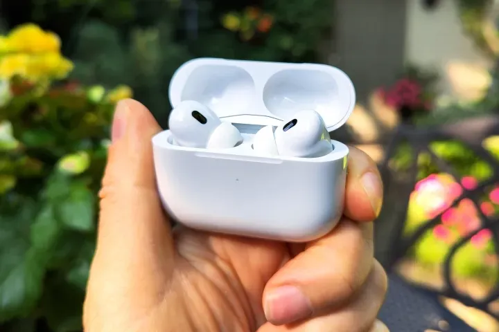 Airpods%20Pro%20/%20tws%20wireless%20earbuds%20Bluetooth%20bluetooth%20replica%20headphone%20With%20High%20Base%20and%20long%20Battery%20-%20Image%206