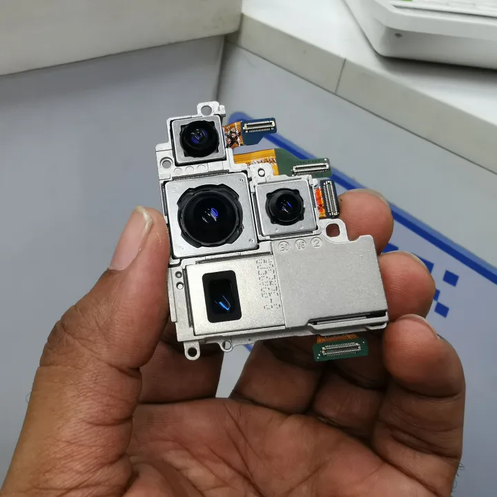 Samsung%20Galaxy%20S22%20Ultra%20Rear%20Camera%20Module%20%E2%80%93%20Used%20Original%20Replacement%20-%20Image%202