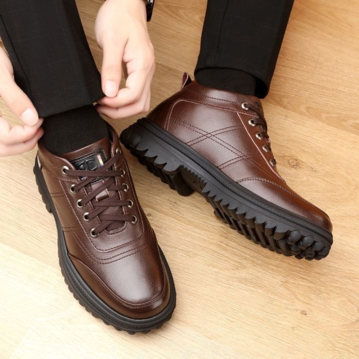 2023%20New%20Autumn%20and%20Winter%20Cotton%20Shoes%20Men's%20New%20Fleece%20Thickened%20Leather%20Casual%20Shoes%20Snow%20Boots%20Fashion%20and%20Versatile%20Trend%20-%20Image%203