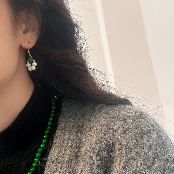 Fashion%20Emerald%20Green%20Natural%20Stone%20Beaded%20Necklace%20All-Match%20Jewelry%20Style%20Necklace%20Simple%20Clavicle%20Chain%20Sweater%20Chain%20-%20Image%204