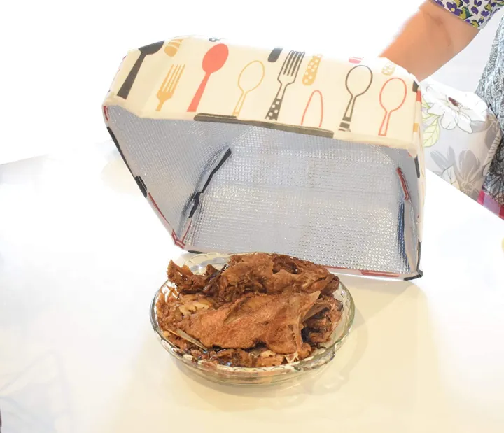 Foldable%20Insulated%20Food%20Cover%20with%20Aluminum%20Foil%20-%20Image%207