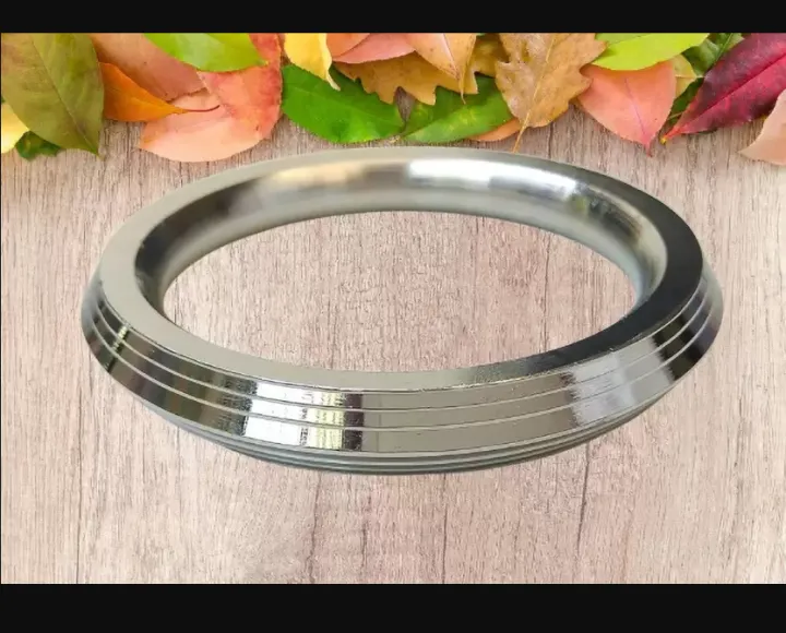 Stainless%20Steel%20Silver%20Round%20Panjeb%20Bracelet%20For%20Men%20-%20Image%203