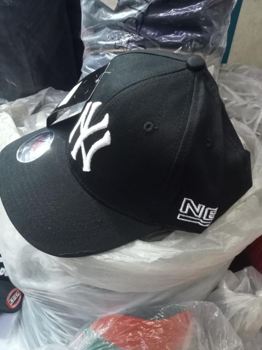Export%20And%20Premium%20Cap%20Fashionable%20People%20-%20Image%202