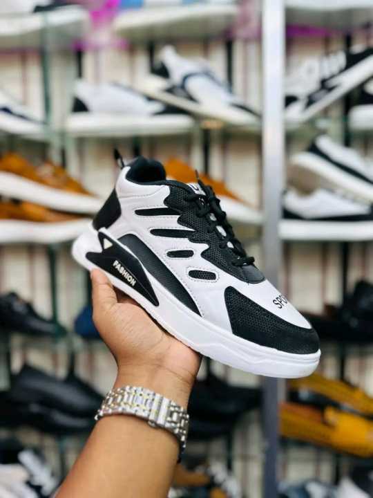 Brand New Uniquw Design Multicolore Love Sneakers for Men-Black And White