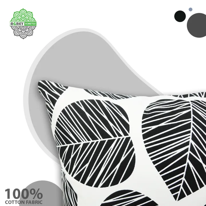 Cotton%20Cover%20With%20Cushion,%20Black%20&%20White%20(20"x12")_Set%20of%202%20-%20Image%205