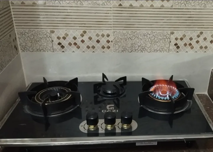 Gazi%20Smiss%20EG-B712S%20%7C%203%20Burner%20Gas%20Stove%20%E2%80%93%20Steel%20Body,%20Auto%20Ignition%20%7C%20LPG/NG%20Supported.%20FI%20-%20Image%203