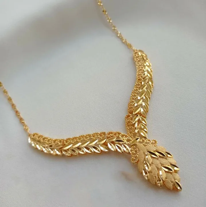 Luxury%20Design%20Fashionable%20New%20Model%20Charming%20%20Necklace%20For%20Women%20&%20Girls%20Party%20Necklace%20-%20Image%202