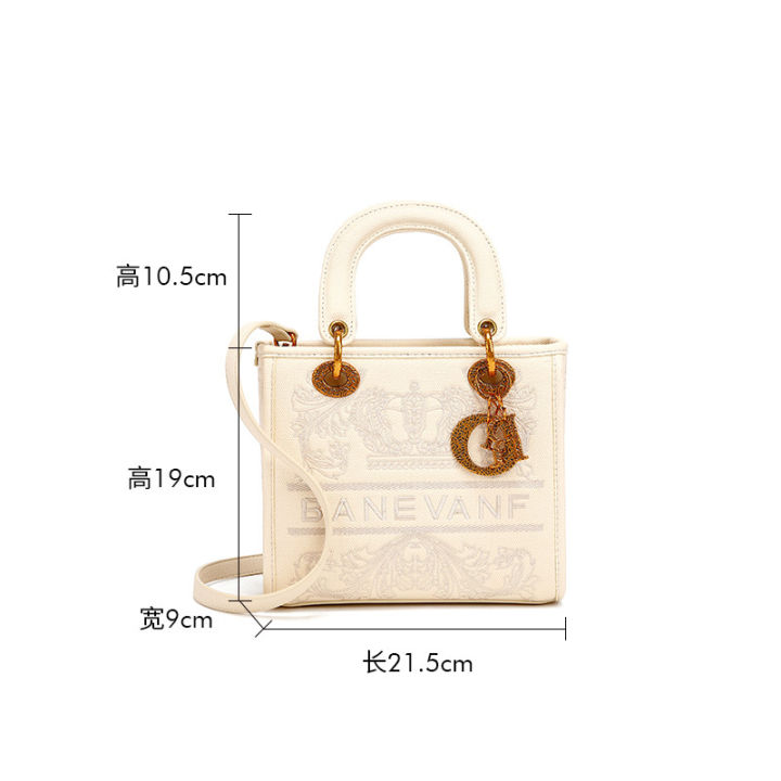 One%20piece%20dropshipping%20wholesale%20daifei%20bag%20women's%202024%20fashion%20lady%20hand-held%20women's%20bag%20diagonal%20across%20niche%20embroidery%20thread%20bright%20leather%20bag%20-%20Image%204