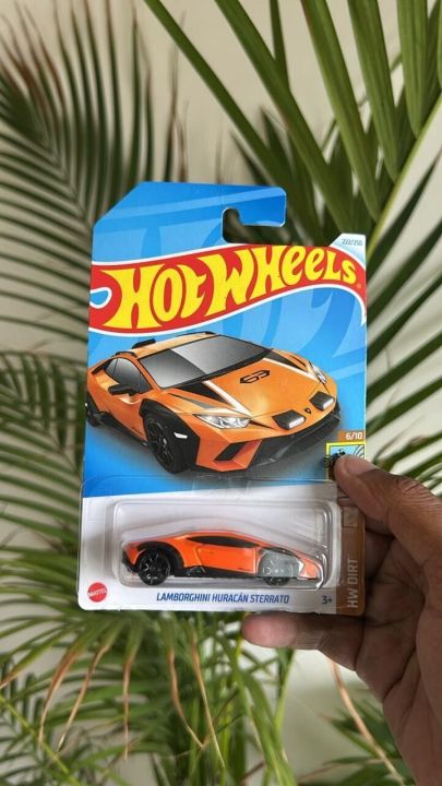 Hot%20Wheels%20(Mainline)%20Lamborghini%20Huracan%20Sterrato,%20Scale%20-%201:64%20-%20Image%205