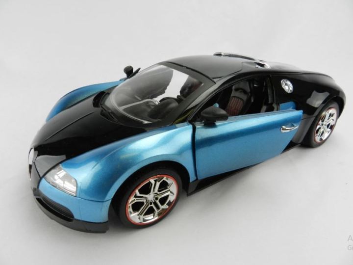 New%20RC%20Car%20Rechargeable%20Top%20Speed%20Bugatti%201:14%20Scale-%20Blue%20-%20Image%203