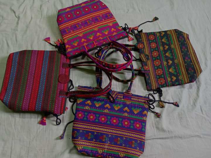 Homemade%20Cotton%20Hand%20Bag%20For%20Women%20-%20Add%20A%20Touch%20Of%20Elegance%20To%20Your%20Outfit%20With%20This%20Handcrafted%20Cotton%20Bag,%20Making%20It%20The%20Perfect%20Accessory%20-%20Image%206