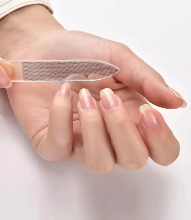 Nano%20Crystal%20Glass%20Nail%20File%20%E2%80%93%20Transparent%20Buffer%20&%20Polisher%20Block%20%7C%20Durable%20Pedicure%20&%20Manicure%20Tool%20-%20Image%203