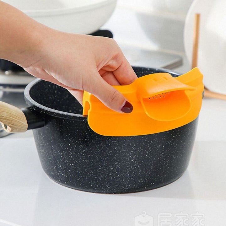 Kitchen%20Anti-spill%20Funnel%20Silicone%20Pour%20Soup%20Funnel%20for%20Pots%20Pans%20Bowls%20Jars%20Water%20Deflector%20Kitchen%20Gadgets%20Tools%20-%20Image%202