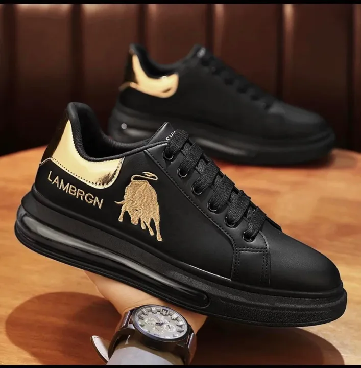High-Quality%20Sports'%20Sneakers%20Men's%20Casual%20Shoes%20Men's%20Fashion%20Sneakers%20Flyknit%20Lightweight%20Slip-On%20Men%20-%20Image%205