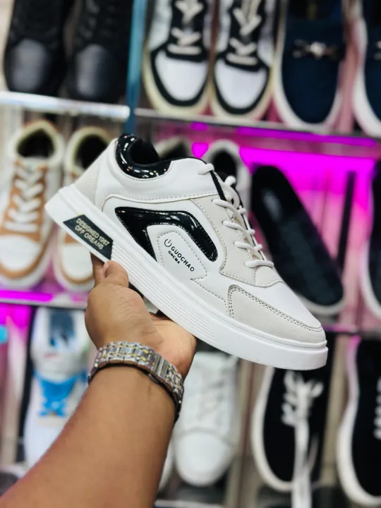 Stylish and Fashionable Winter and Summer Exclusive Sneakers Converse Sneakers for Men