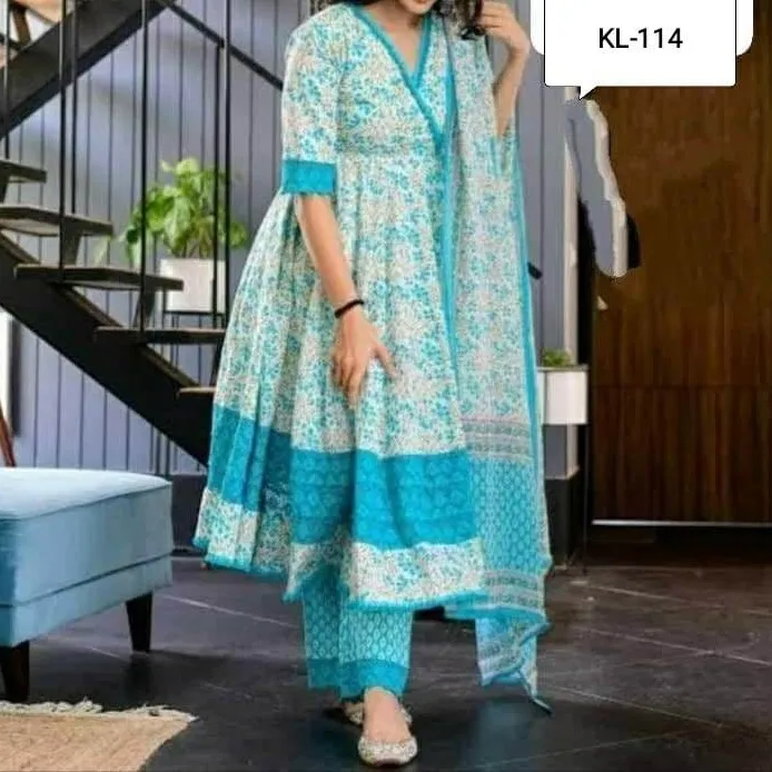 Elegant%20Linen%20Three-Piece%20Shalwar%20Kameez%20Set%20Gown%20-%20Image%206