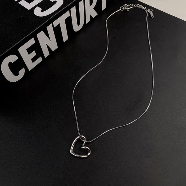 Light%20Luxury%20Niche%20Hollow%20Love%20Necklace%20Female%20Simple%20Design%20Fashion%20Peach%20Heart%20ANLAN%20-%20Image%204