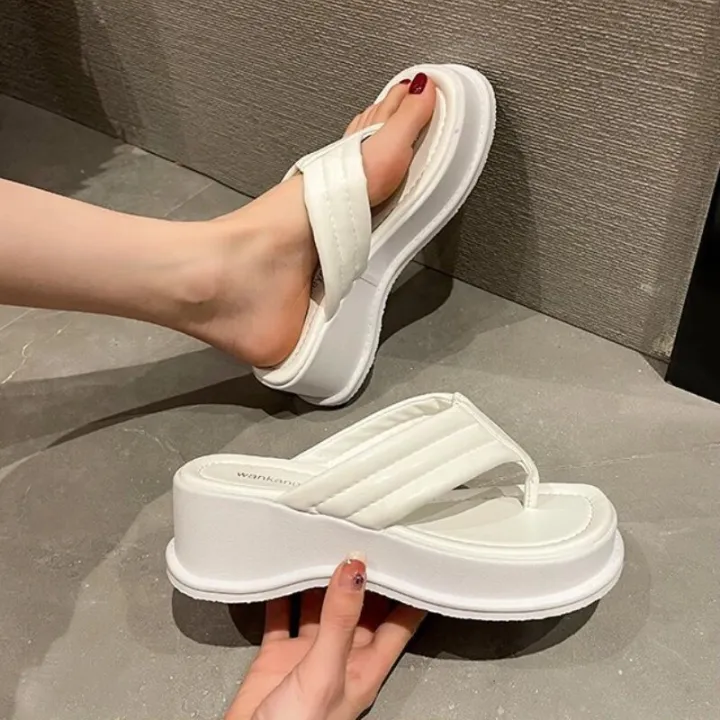 Women's%20Flip%20Flops%20with%20Thick%20Soles%20Summer%20Slippers%20Sandals%20Woman%20Casual%20Platform%20Beach%20Slides%20Designer%20Clip%20Toe%20Sandal%20Shoes%20-%20Image%204